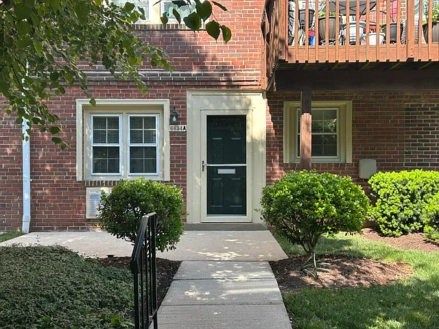 Studio, 525 sqft, $1,800 — Photo 1