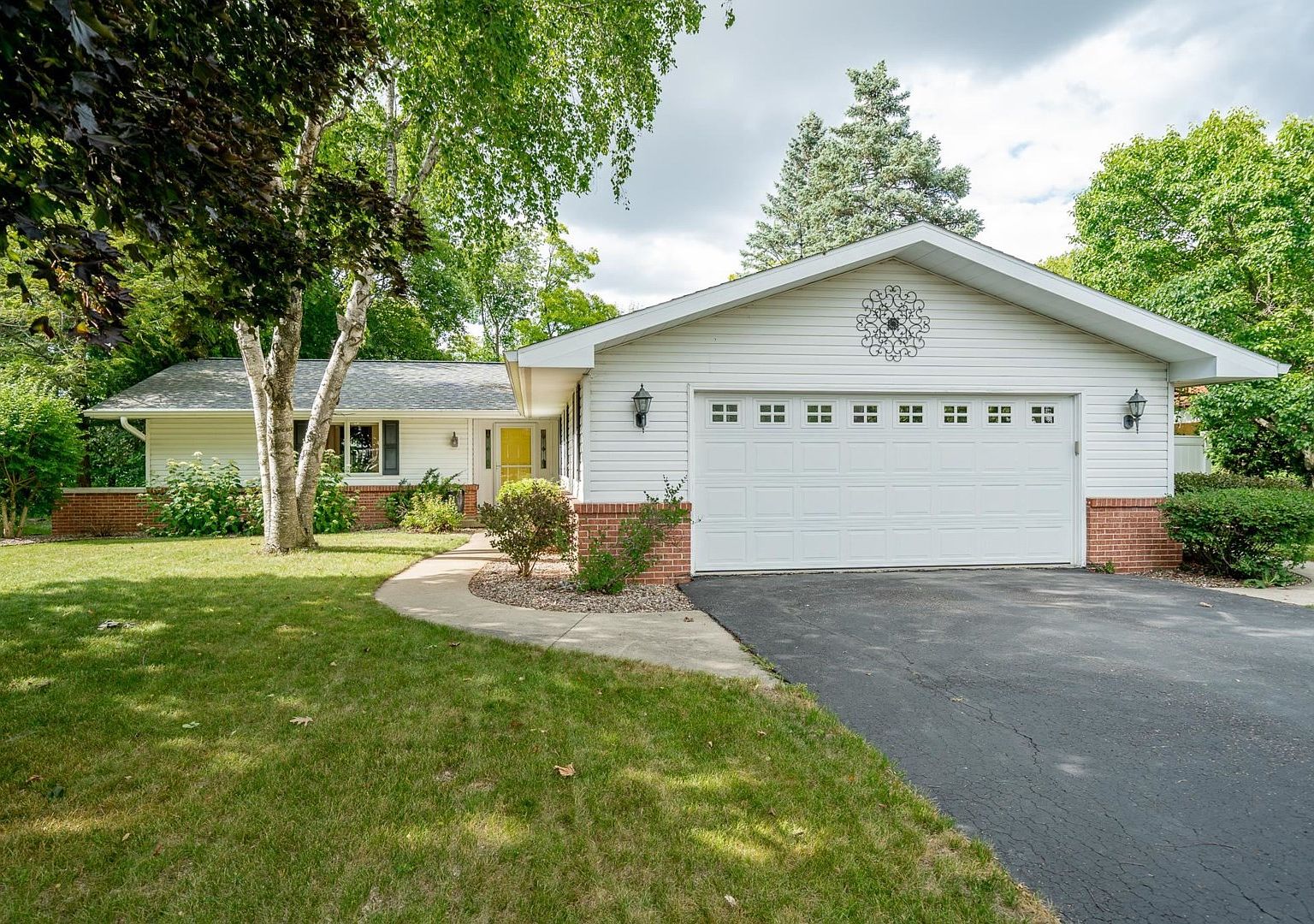 2824 Crestview Dr, Appleton, WI 54915 MLS 50278418 Zillow
