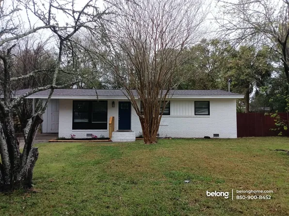6011 Greenwood Ln, Pensacola, FL 32504