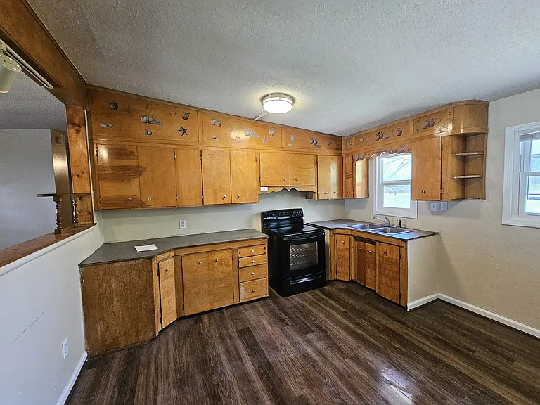 3147 Cleveland Ave — Photo 3
