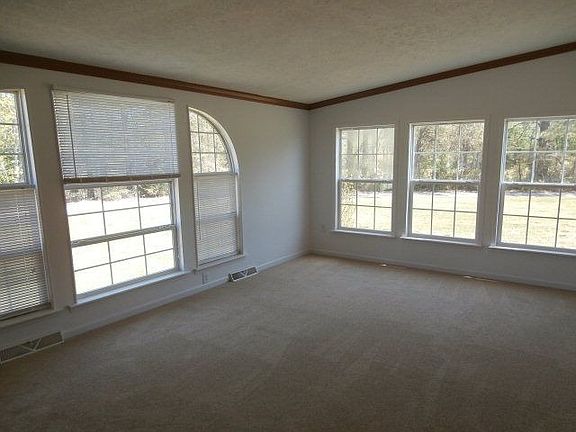 2nd image of 75 Hidden Cove Dr
