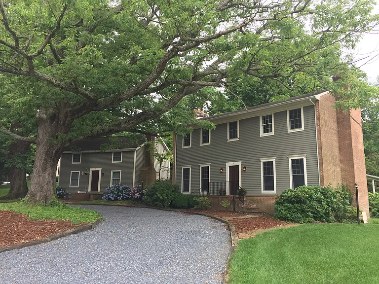 Exterior (right is home for rent)