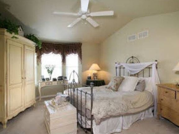 6 CHESTERFIELD CT