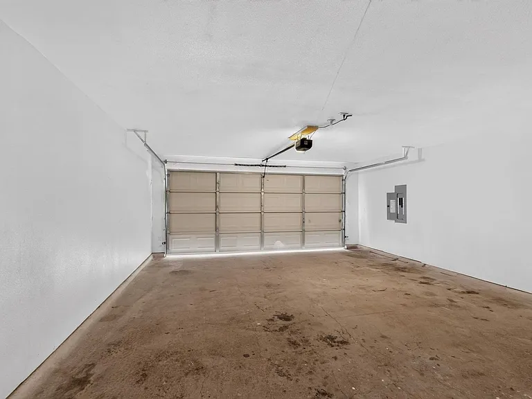 620 Stoneybrook Dr — Photo 24