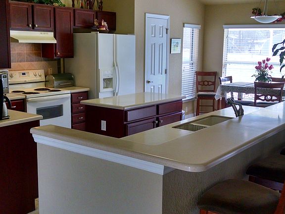 Kitchen bar