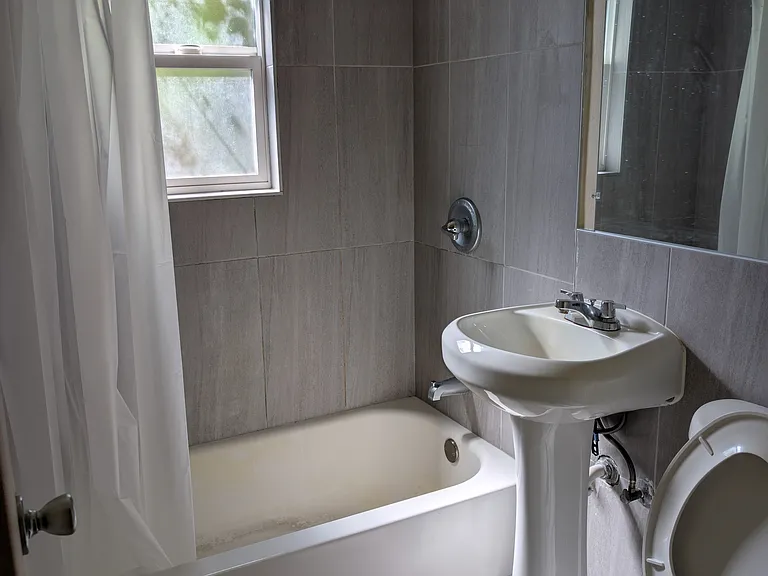 864 Lewis Ave — Photo 16