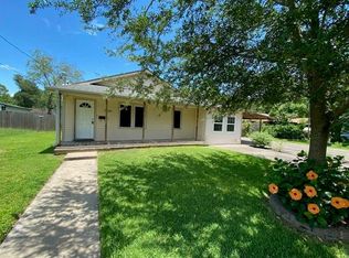 1006 Maple St, Clute, TX 77531