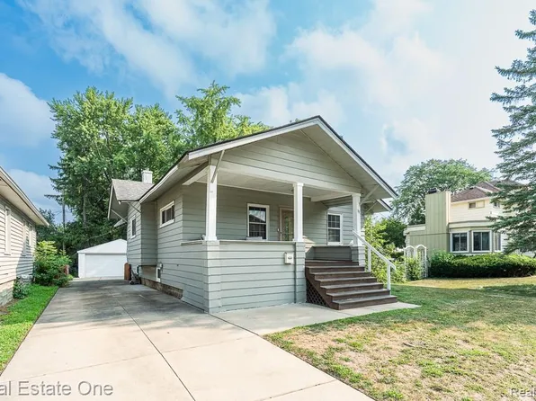 111 E Tacoma St, Clawson, MI 48017