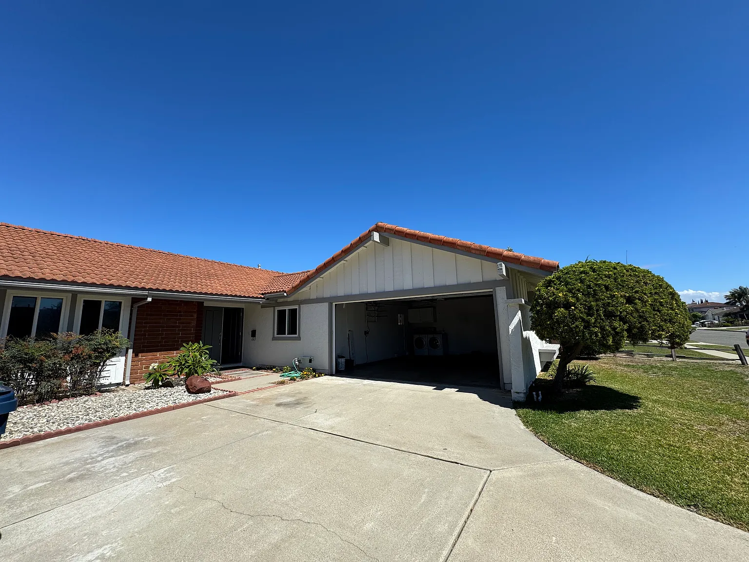 3 bed, 1450 sqft, $4,500 — Photo 2
