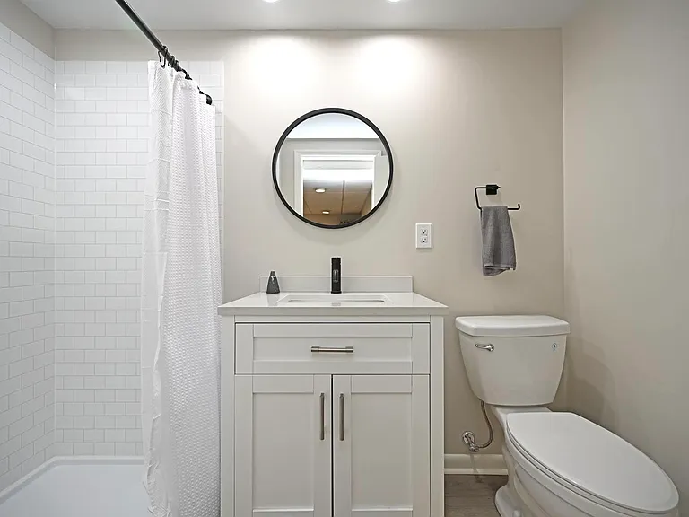 Lower Level full bath
