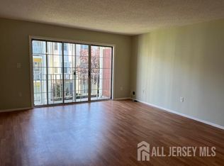 73 Brighton Way, North Brunswick, NJ 08902