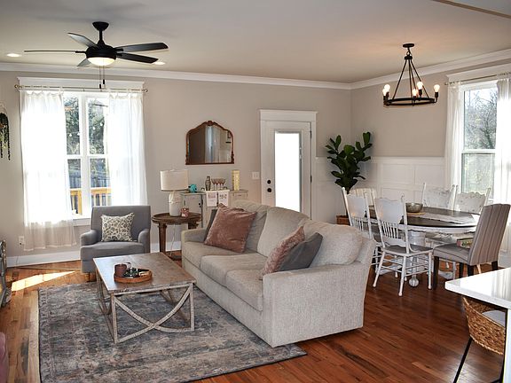 5th image of 255 Hedgewood Dr