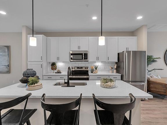3rd image of 21 Dupont St #16SL