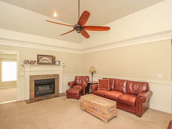 2nd image of 5800 Hampden Ave