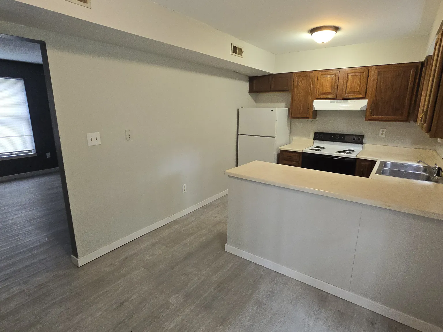 2 bed, $850 — Photo 4