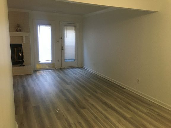 3rd image of 6945 Steeplechase Dr NW