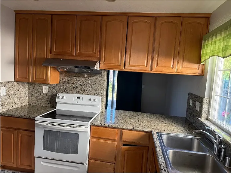 33534 Trinculo Ln — Photo 5