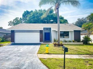 12048 72nd Way, Largo, FL 33773