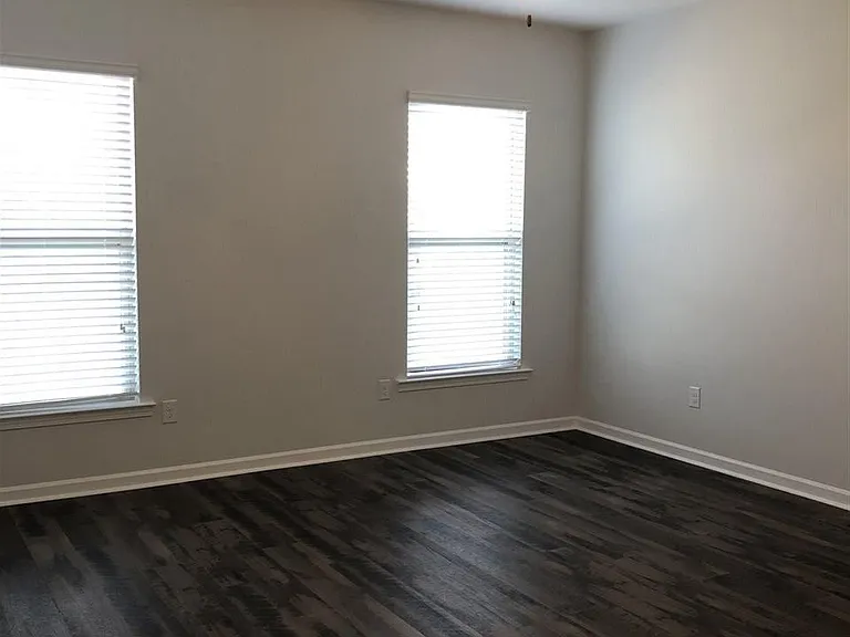 26612 Parkwood Dr — Photo 9