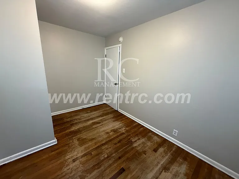919 Martin St — Photo 14
