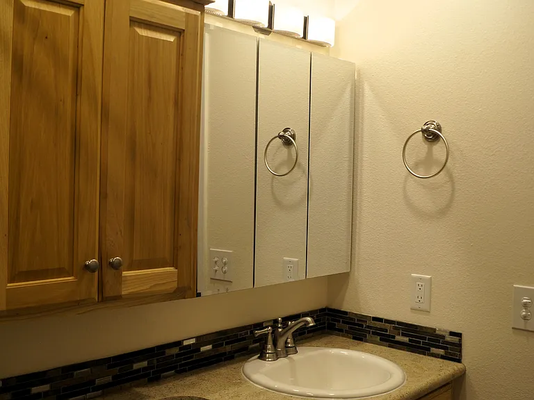 Main Bathroom.