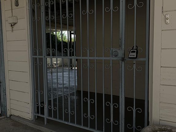 3rd image of 11464 1/2 Iris Ave