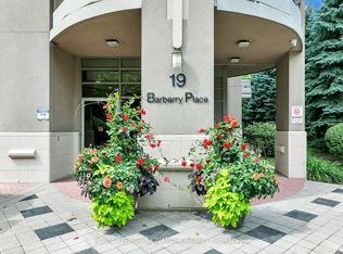 19 Barberry Pl #108, Toronto, ON M2K 3E3