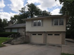 3647 SW York Way, Topeka, KS 66604