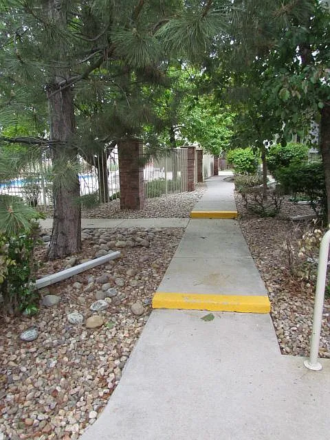 3 bed, 1085 sqft, $2,200 — Photo 4