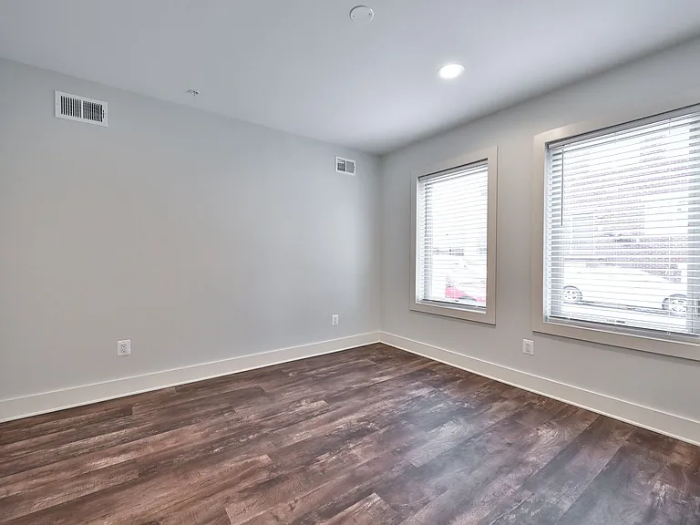 1322 N Franklin St #1 — Photo 34