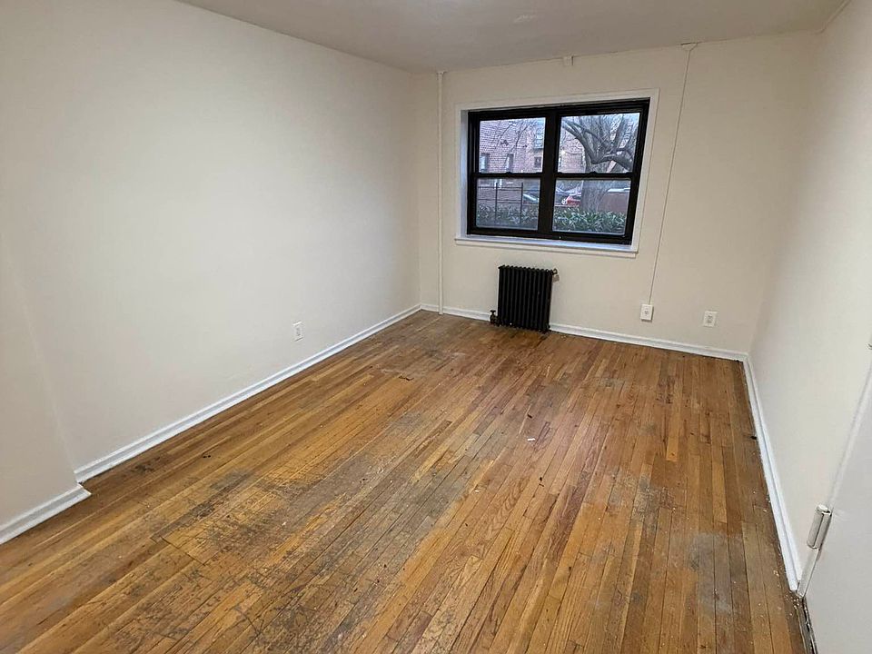 1st image of 20-62 27th St #2B