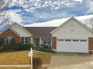 2104 Avalon View Dr, Fenton, MO 63026
