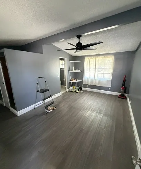 520 S Lexington Pl — Photo 2