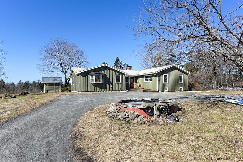 4th image of 575 MAPLE AV