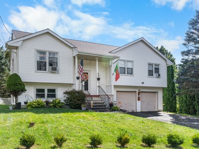 57 Oakcrest Circle, Waterbury, CT, 06708