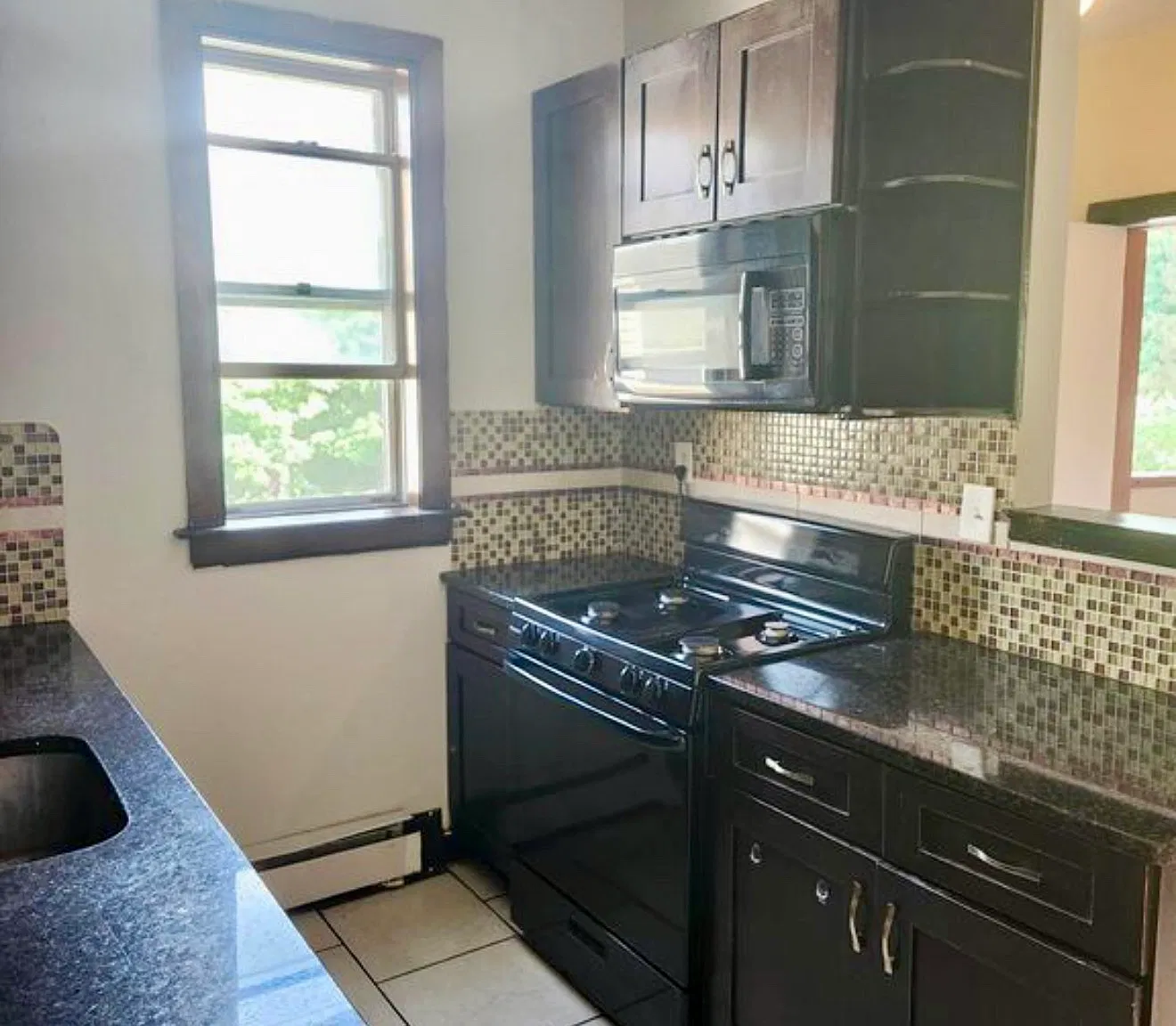 3 bed, $1,700 — Photo 1