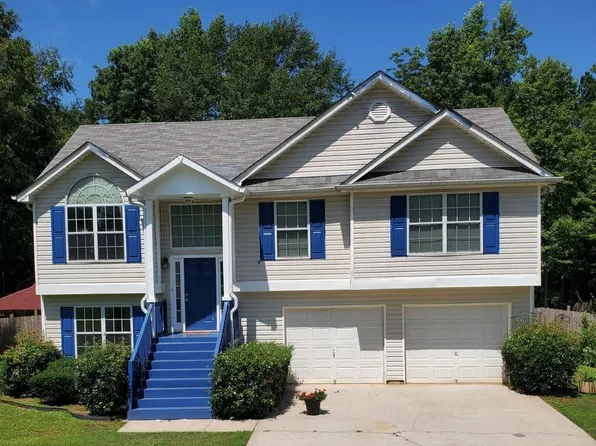 105 Park Pine Cir, Grantville, GA 30220