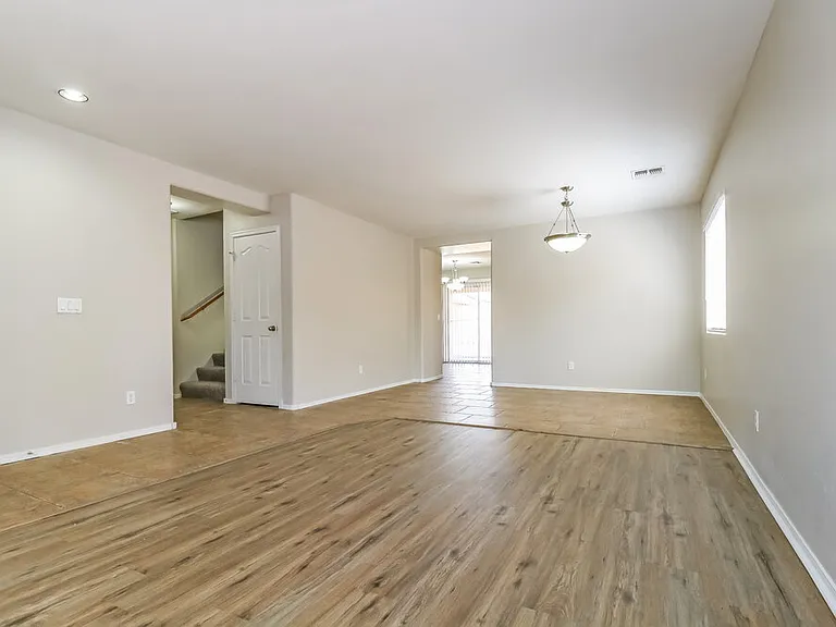 11542 W Mountain View Rd — Photo 5