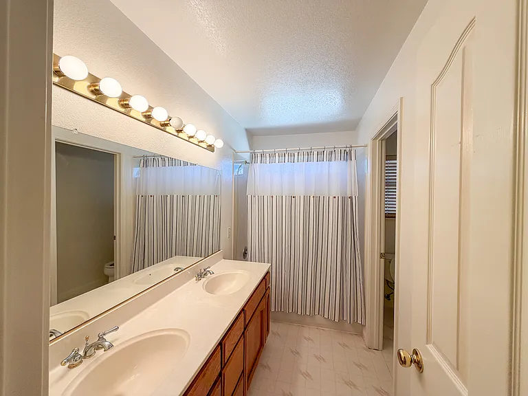 3403 Stormy Ct — Photo 32