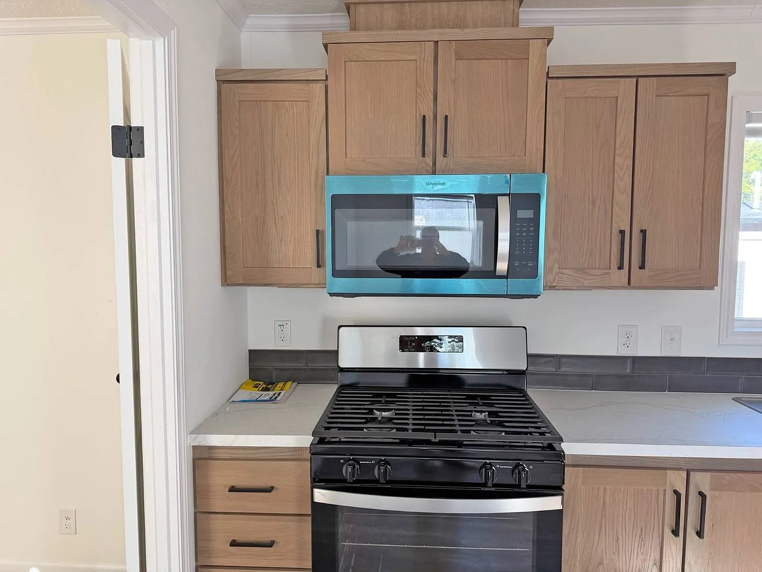 3 bed, 2.0 bath, 980 sqft, $1,275 — Photo 2