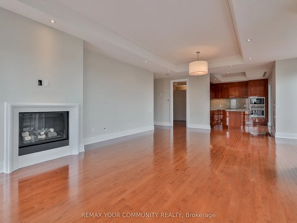 80 Yorkville Ave #802