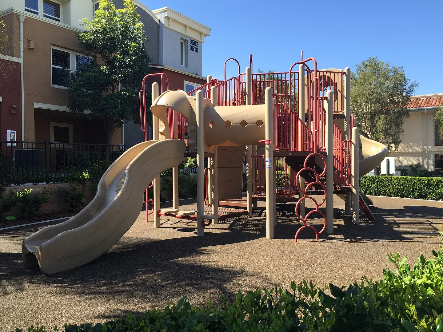 Perfect Location Unit close to everything! — Photo 3