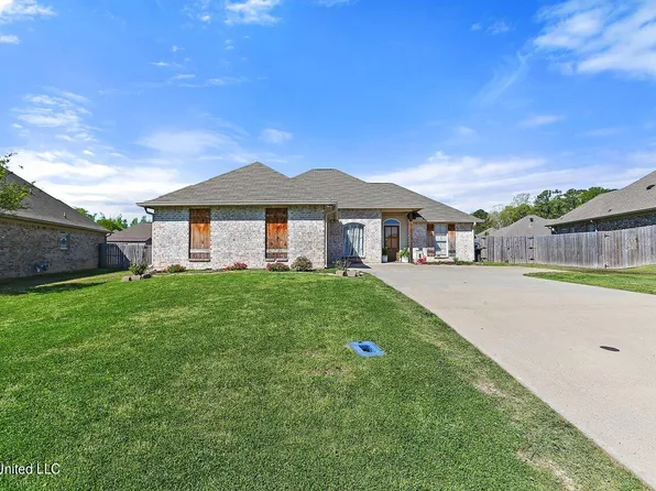 306 Somerset Dr, Florence, MS 39073
