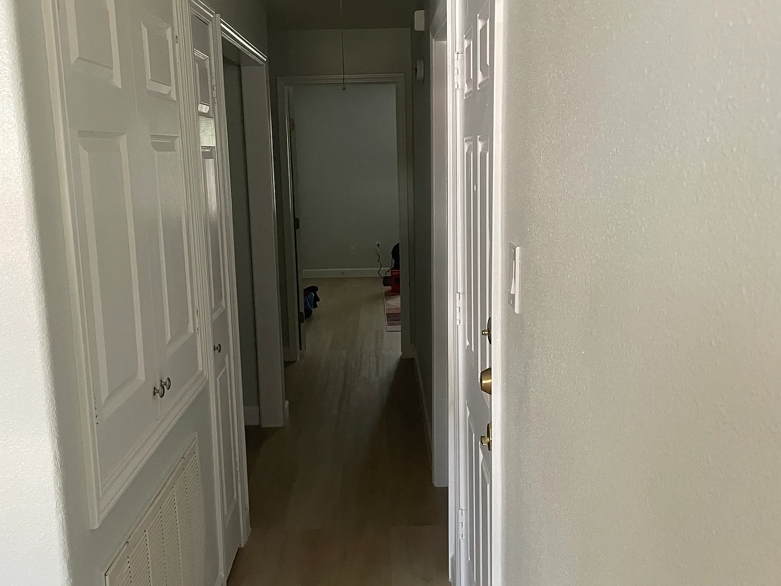 3 bed, 1130 sqft, $1,900 — Photo 2