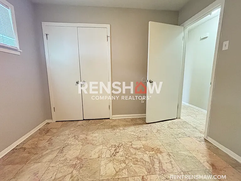 1053 Treadwell St — Photo 8