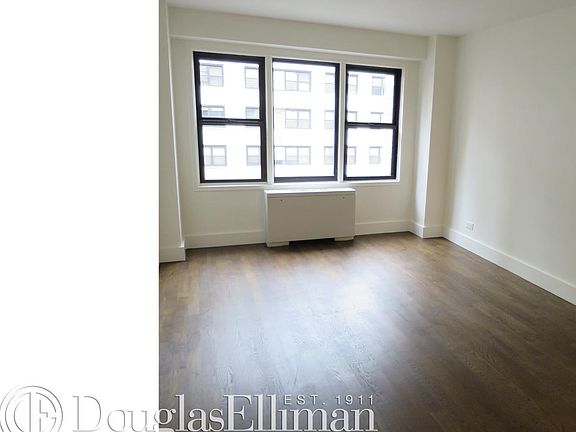 3rd image of 220 E 63rd St APT 3E