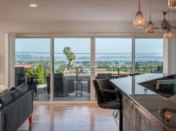 4922 Randall St, San Diego, CA 92109