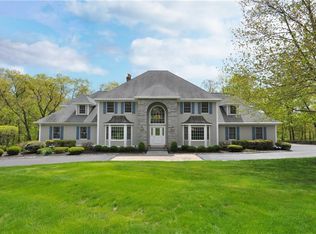 15 Kent Rd, Newtown, CT 06470