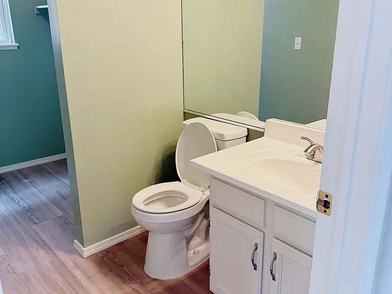 8061 Scarborough Dr — Photo 28