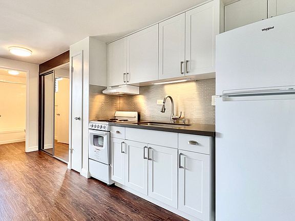 5th image of 824 Kinau St APT 811